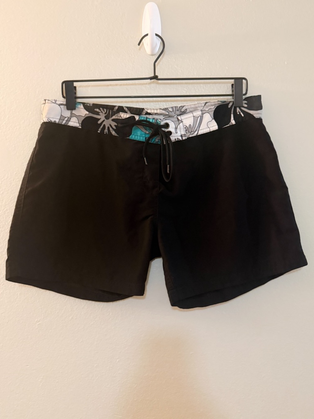 Betty West Beachwear Tropical Floral Board Shorts - Size 8